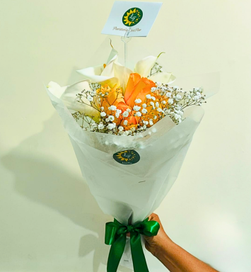 Rosas y Calas Elegantes